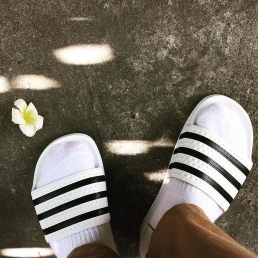 Adidas Slippers - Picture 15 of 16